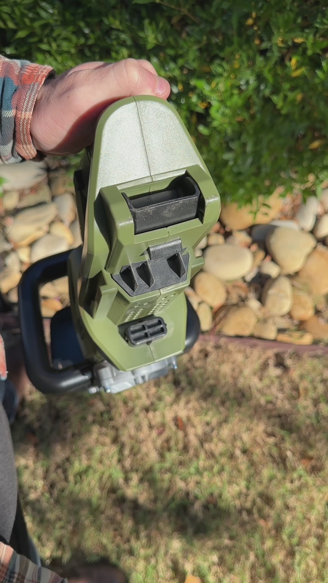 62V Cordless  25&quot; Hedge Trimmer with 2.5 Ah Battery and Rapid Charger